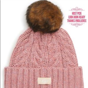 🎉 HP 🎉 🆕 UGG Cable Pom Beanie Smokey Pink